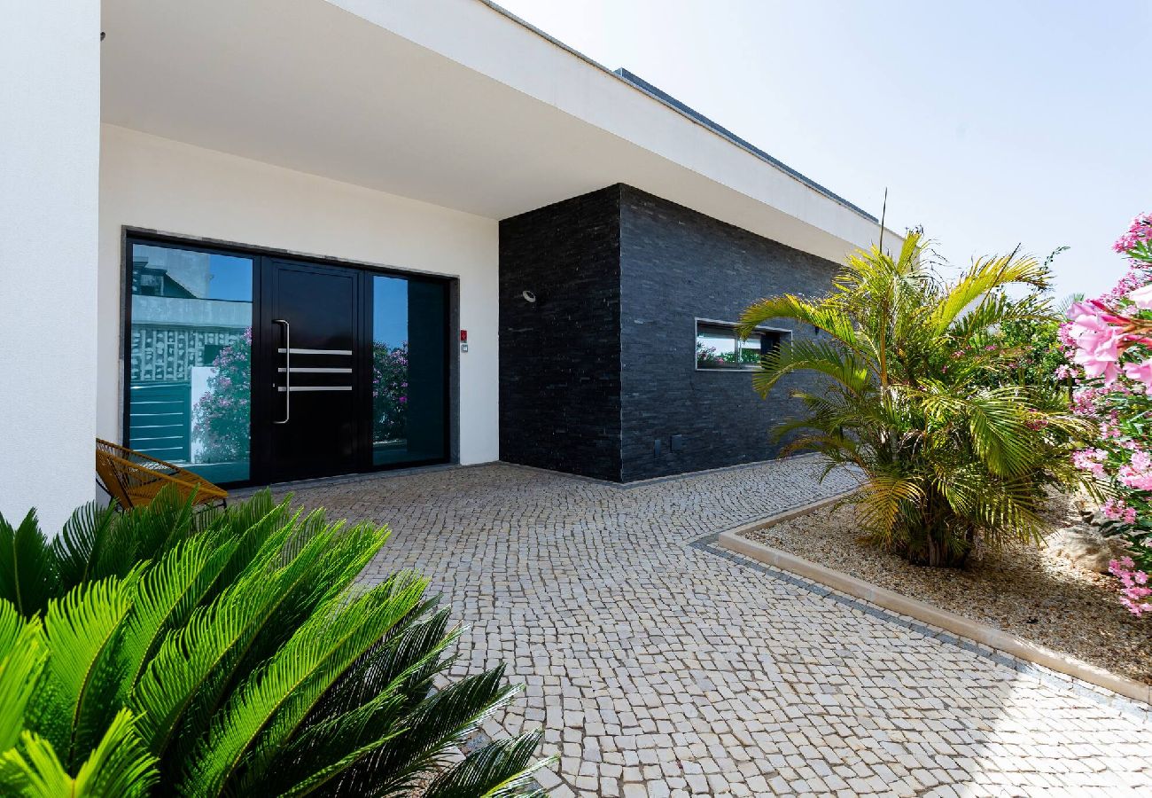 Villa em Quelfes - Blue Hill Boutique Villa