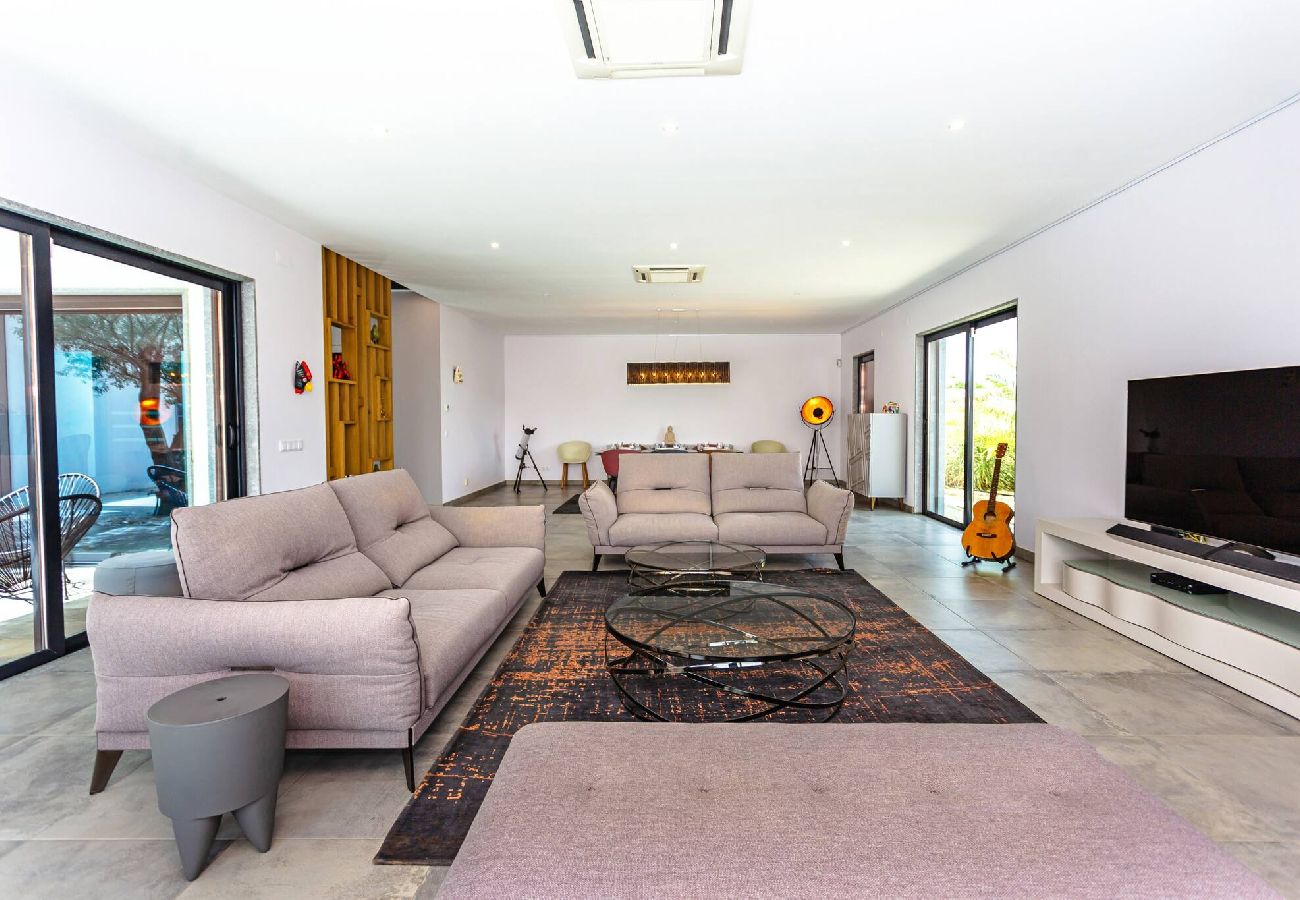 Villa em Quelfes - Blue Hill Boutique Villa
