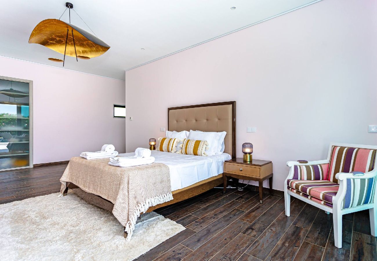 Villa em Quelfes - Blue Hill Boutique Villa