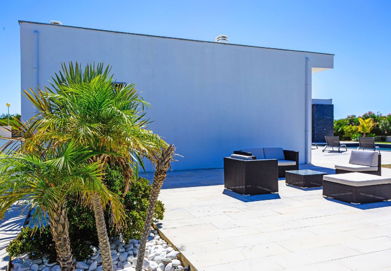Villa em Quelfes - Blue Hill Boutique Villa