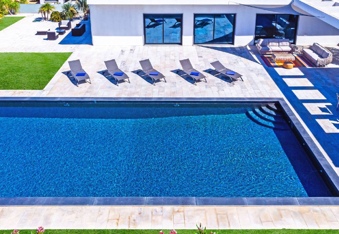 Villa em Quelfes - Blue Hill Boutique Villa