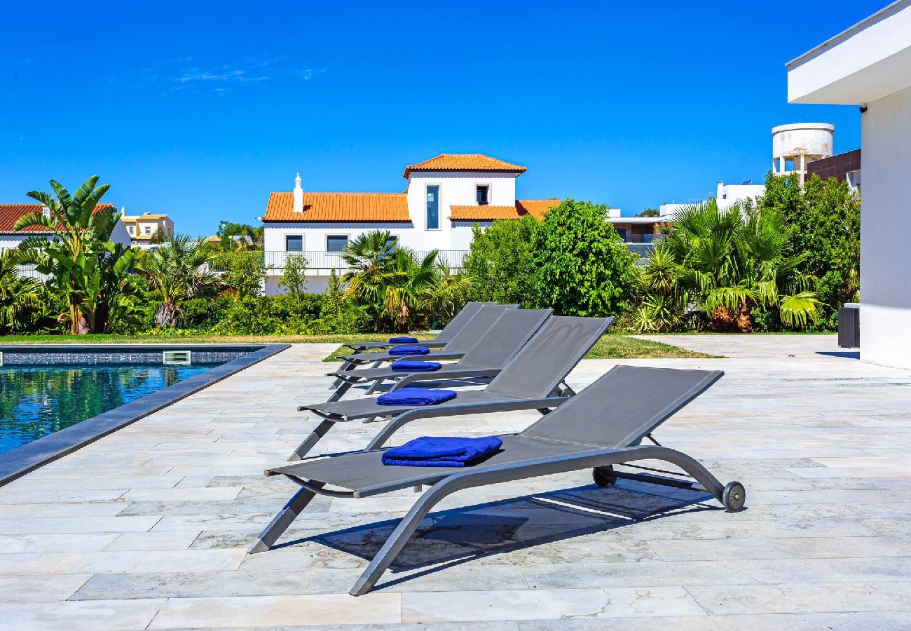 Villa em Quelfes - Blue Hill Boutique Villa