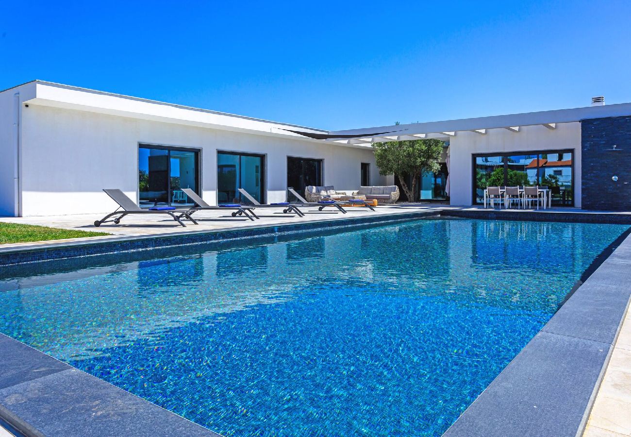 Villa em Quelfes - Blue Hill Boutique Villa