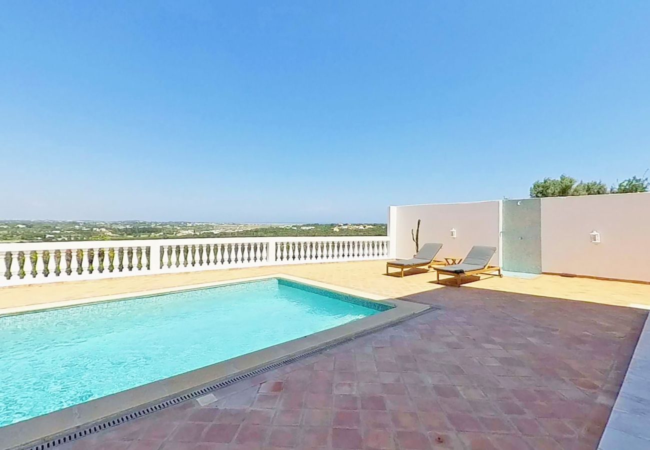 Villa in Moncarapacho - Casa Branca Fuzeta