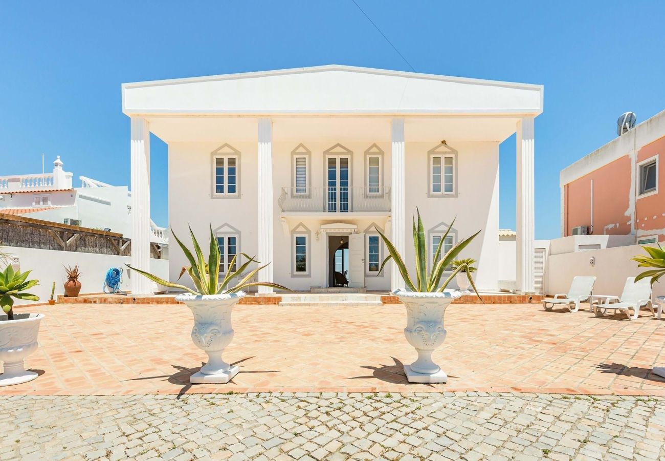 Villa in Moncarapacho - Casa Branca Fuzeta